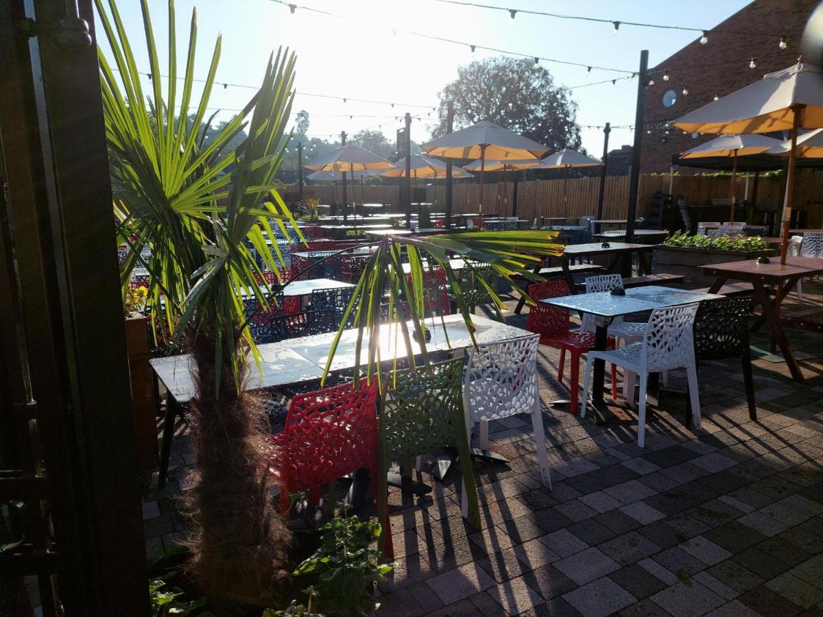 George Hotel Wetherspoon Б'юдлі Екстер'єр фото